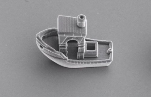 科学家3D打印出世界上最小模型船 厚度仅头发1/3