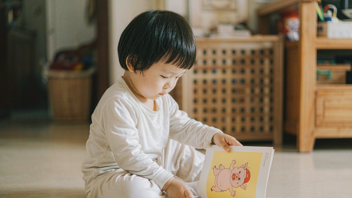 孩子模仿绘本里的坏行为,先别急着把书收走
