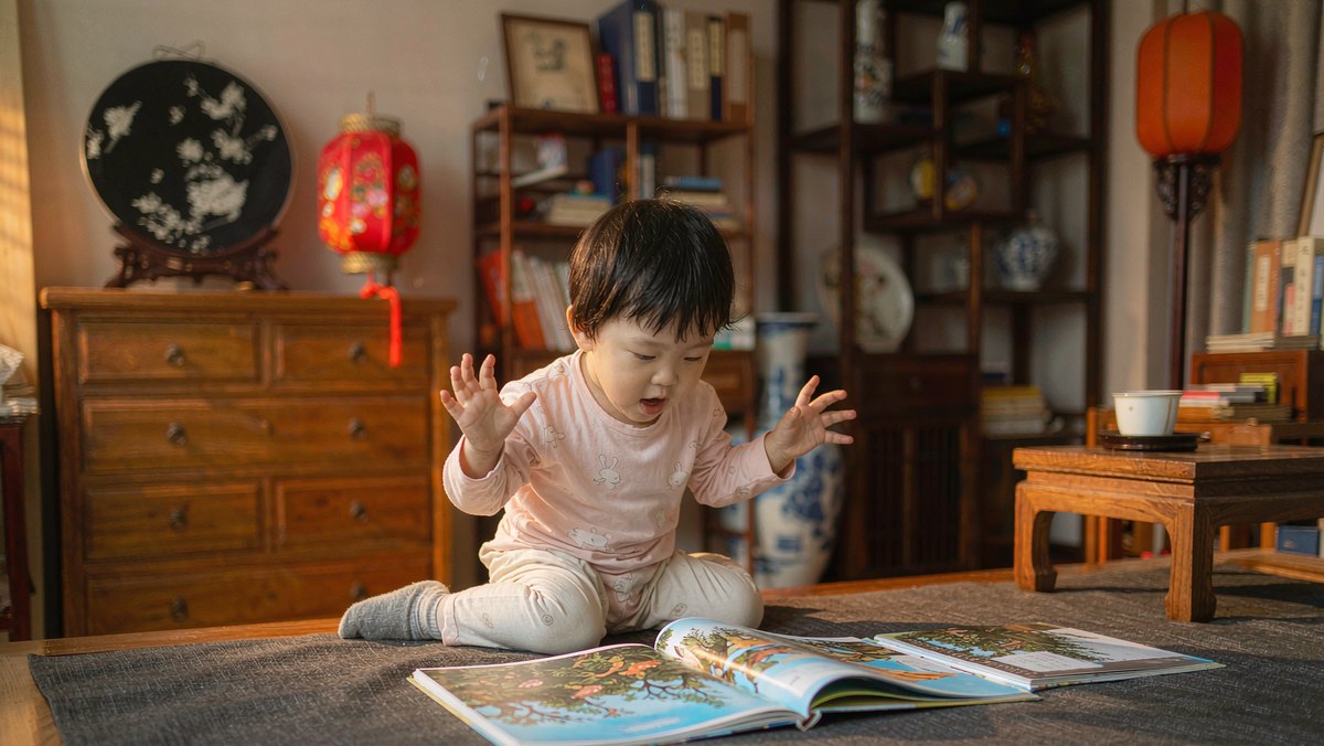 孩子把两本绘本的故事串成一个讲,别笑他瞎编